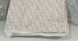 ropa de invierno para bebé mantas