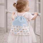 mochila merienda azul con arcoiris 3