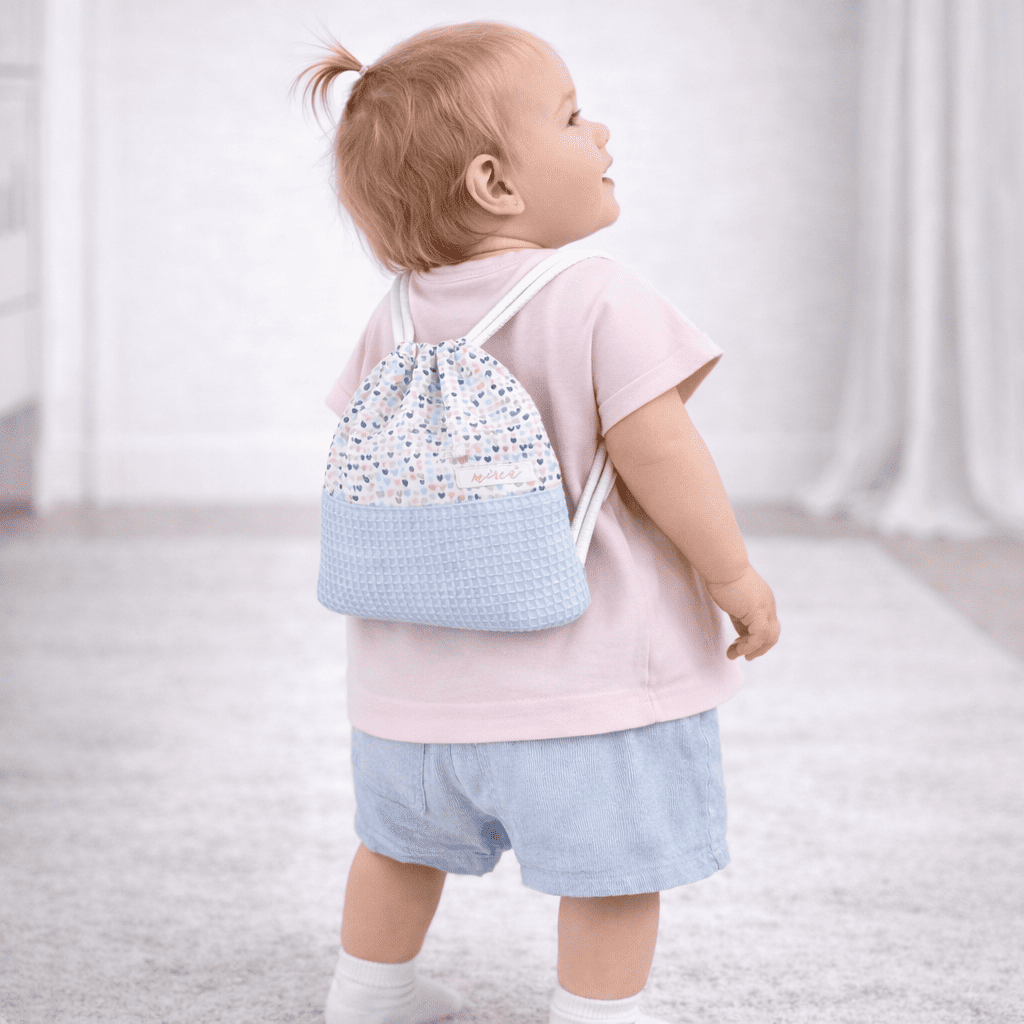 mochila merienda azul con corazones 3