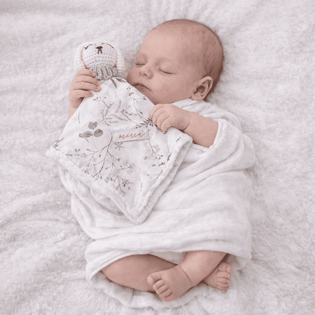 dou dou conejo hojas